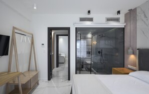 Coffres-forts dans les chambres, décoration personnalisée, bureau