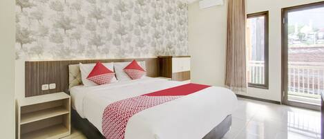 Deluxe Double Room | Desk, free WiFi, bed sheets