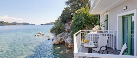 Chambre double, vue sur la mer | Vue du balcon
