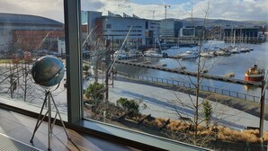 Leilighet – deluxe, 2 soverom, ikke-røyk, utsikt mot marina | Utsikt mot vann