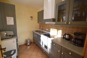 Refrigerador, microondas, horno y lavavajillas 