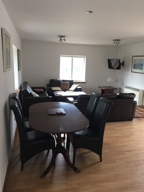 Flat-screen TV - Heathfield Highland Estate (Invergordon)