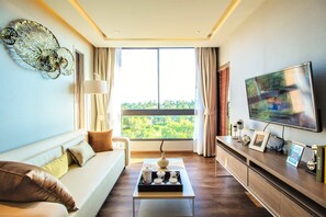 Suite familiar | Caja de seguridad en la habitación, escritorio y insonorización