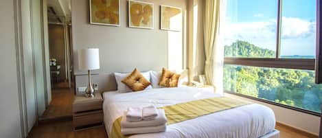 In-room safe, desk, soundproofing, free WiFi