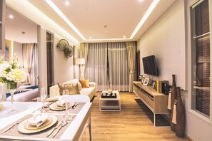 ห้องแฟมิลี่สวีท | ตู้นิรภัยในห้องพัก, โต๊ะทำงาน, ห้องเก็บเสียง, Wi-Fi ฟรี