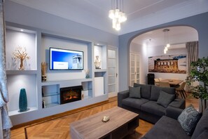 Luxury Apartment, 3 Bedrooms | Living room - Blue Ark Lavish Sauna Suite (Athens)