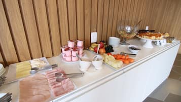 Desayuno bufé gratuito y diario