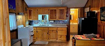 Cozy studio cabin close to Lake Michigan.