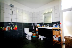 Bathtub - The Grande Motte Villa Green Garden 5 minutes from the beaches (La Grande-Motte)