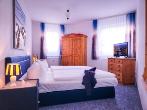 2 عدّة غرف نوم وسرير سفر وواي فاي