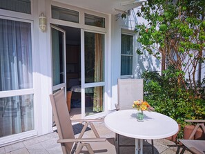 Outdoor dining - 2 Room C 7 - Wohnpark Binz (with indoor pool) (Binz)