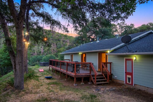 The Retreat@Lakeside Hot Tub/Views/Carbon Neutral/Fast WiFi Near Yosemite!