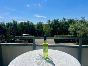 Unclassified image, 3 of 18, button