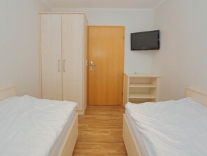 Unclassified image, 5 of 18, button