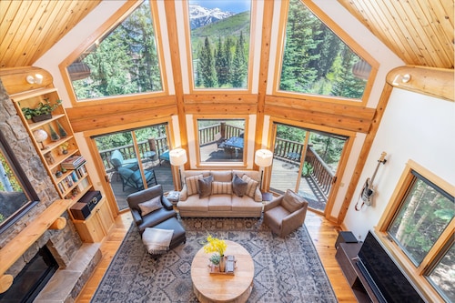 MOUNTAIN MELODY- A Luxury Music Paradise, On Elks Pond, Hot Tub, Oxygen Bar
