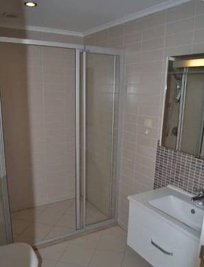 Apartment | Bathroom