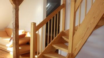 Apartment (Sonnenblume) | Wohnbereich | Flachbildfernseher