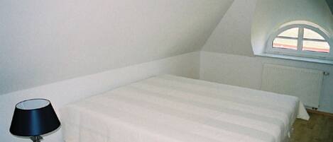 2 chambres, lit parapluie