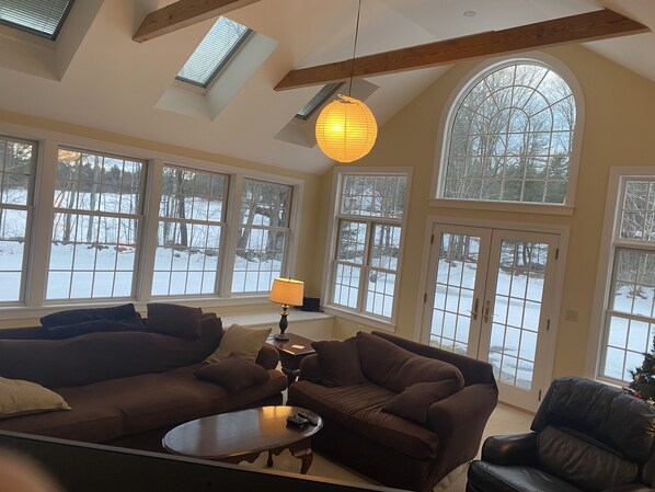Living area - Vermont getaway house within 10 minutes of three ski resorts (Londonderry)