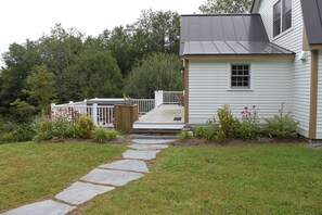 Terrace/patio - Vermont getaway house within 10 minutes of three ski resorts (Londonderry)