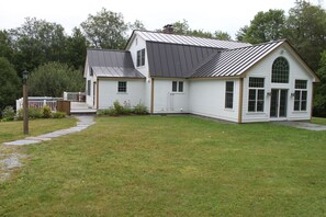 Exterior - Vermont getaway house within 10 minutes of three ski resorts (Londonderry)