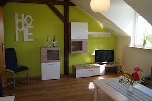 Apartment, 3 Bedrooms | Living area | Flat-screen TV - Haus an der Pferdekoppel (Fehmarn)