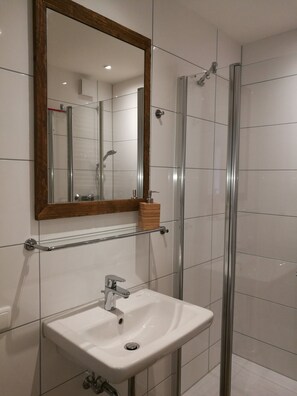 Shower, towels - Haus an der Pferdekoppel (Fehmarn)