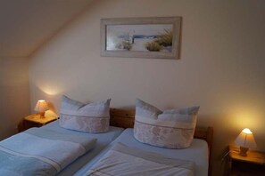 Apartment, 3 Bedrooms | Free cots/infant beds, free WiFi, bed sheets - Haus an der Pferdekoppel (Fehmarn)