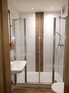 Shower, towels - Haus an der Pferdekoppel (Fehmarn)