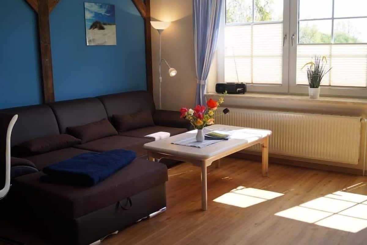 Apartment, 2 Bedrooms, Ground Floor | Living area
