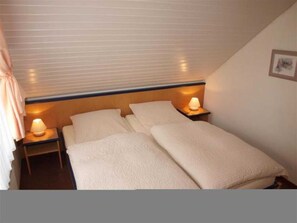 2 sovrum, värdeförvaringsskåp på rummet, resesäng och wi-fi