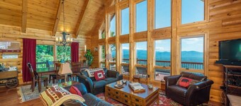 Über den Wolken: 3 BR, 2. 5 BA Hütte / Bungalow in Old Fort, 6 Personen