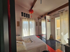 4 bedrooms, in-room safe, iron/ironing board, free WiFi - Beautiful villa with 2 swimming pools, outdoor and indoor and 2 heated Jaccuzzi (Hérépian)