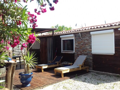 MAISON AVEC TERRASSE ET JARDIN