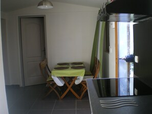 Dining - HOUSE WITH TERRACE AND GARDEN (banyuls sur mer)