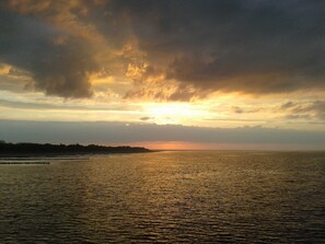 Unclassified image, 2 of 29, button