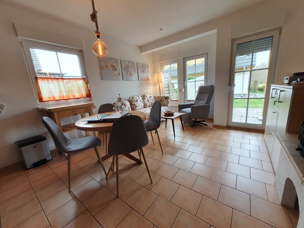 Unclassified image, 1 of 29, button