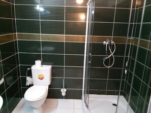 Habitación triple clásica | Baño