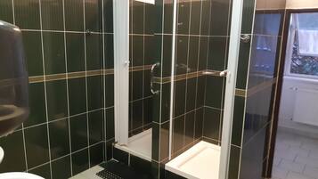 Classic Shared Dormitory | Bathroom