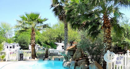 AwesomeGetaway**Lakeviews! Homeawayfromhome!!