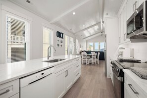 Fridge, microwave, oven, stovetop - Sea Glass: Beautiful, Spacious, Beachfront House on East Beach (Oak Island)