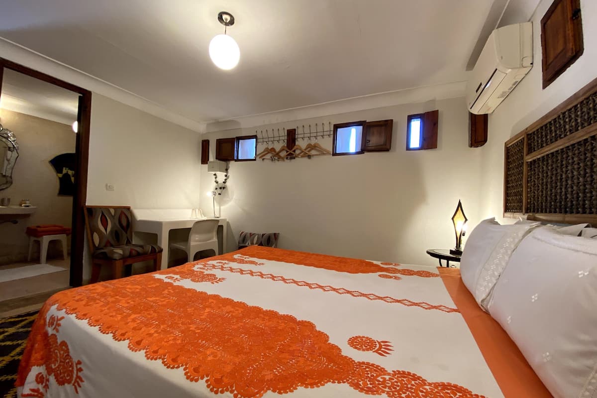 Double Room (Jackpot) | Desk, blackout drapes, iron/ironing board (on request), WiFi (free)