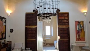 Lobby sitting area - Maison Du Tresor (Marrakech)