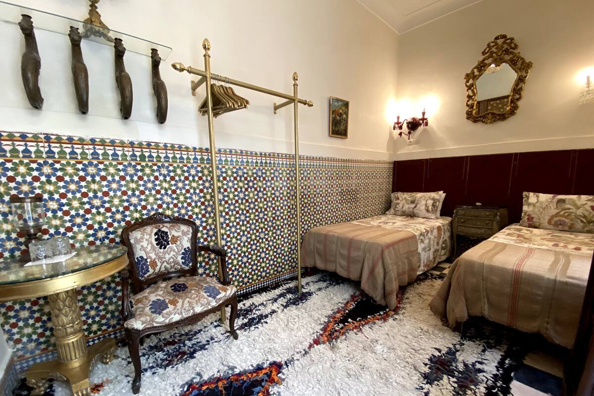 Twin Room (Doré) | Desk, blackout drapes, iron/ironing board (on request), WiFi (free)