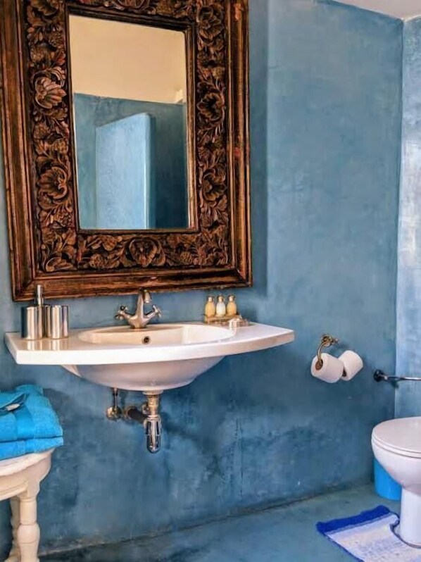 Bathroom sink - Maison Du Tresor (Marrakech)