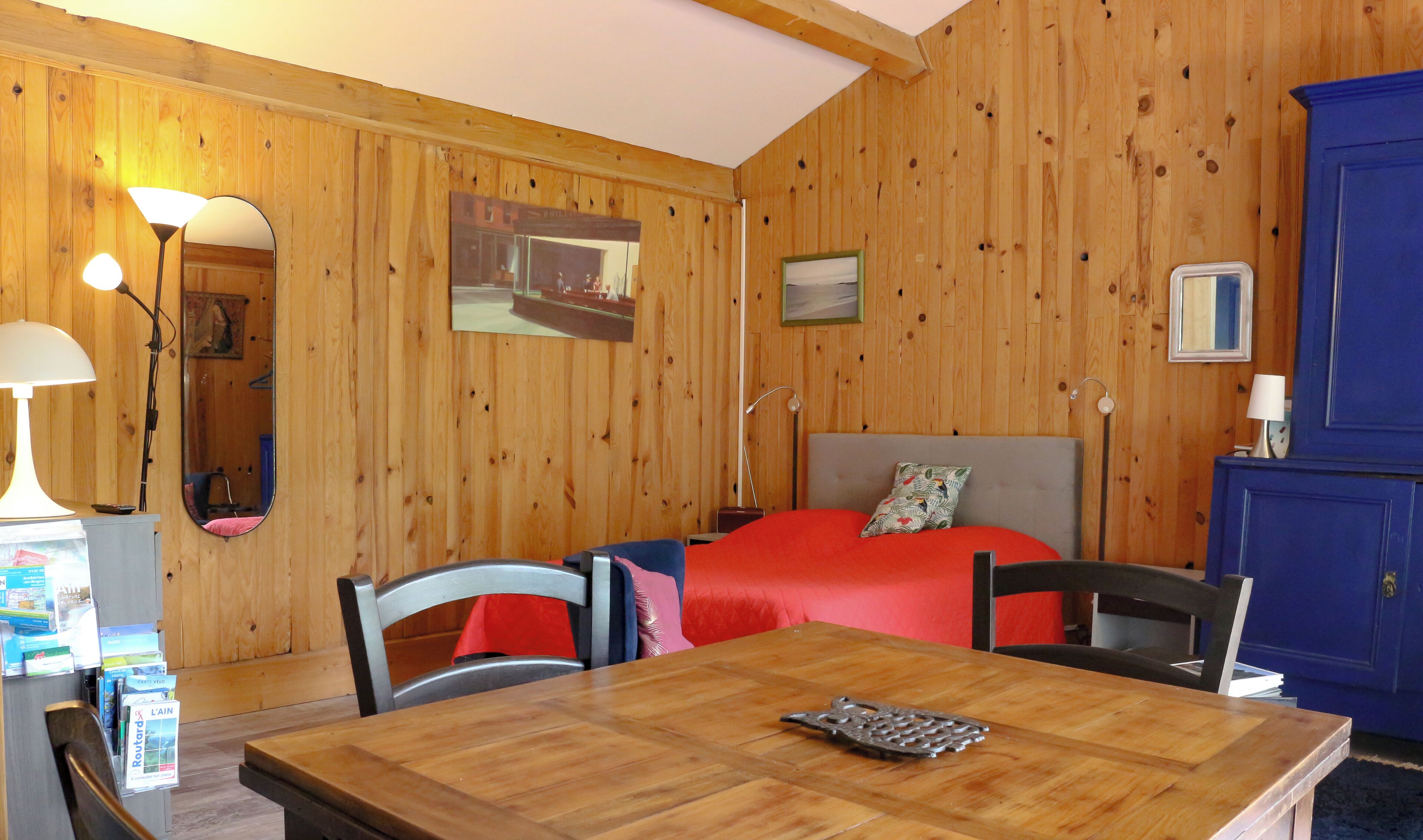 1 bedroom, soundproofing, iron/ironing board, travel cot