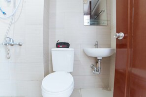 Standard Room | Bathroom