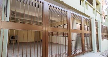 RedDoorz Plus near Osmena Highway 2 - Quarantine Hotel