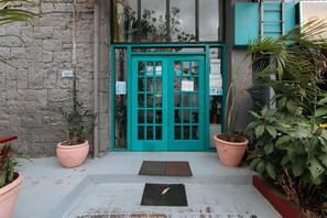 مدخل المنشأة