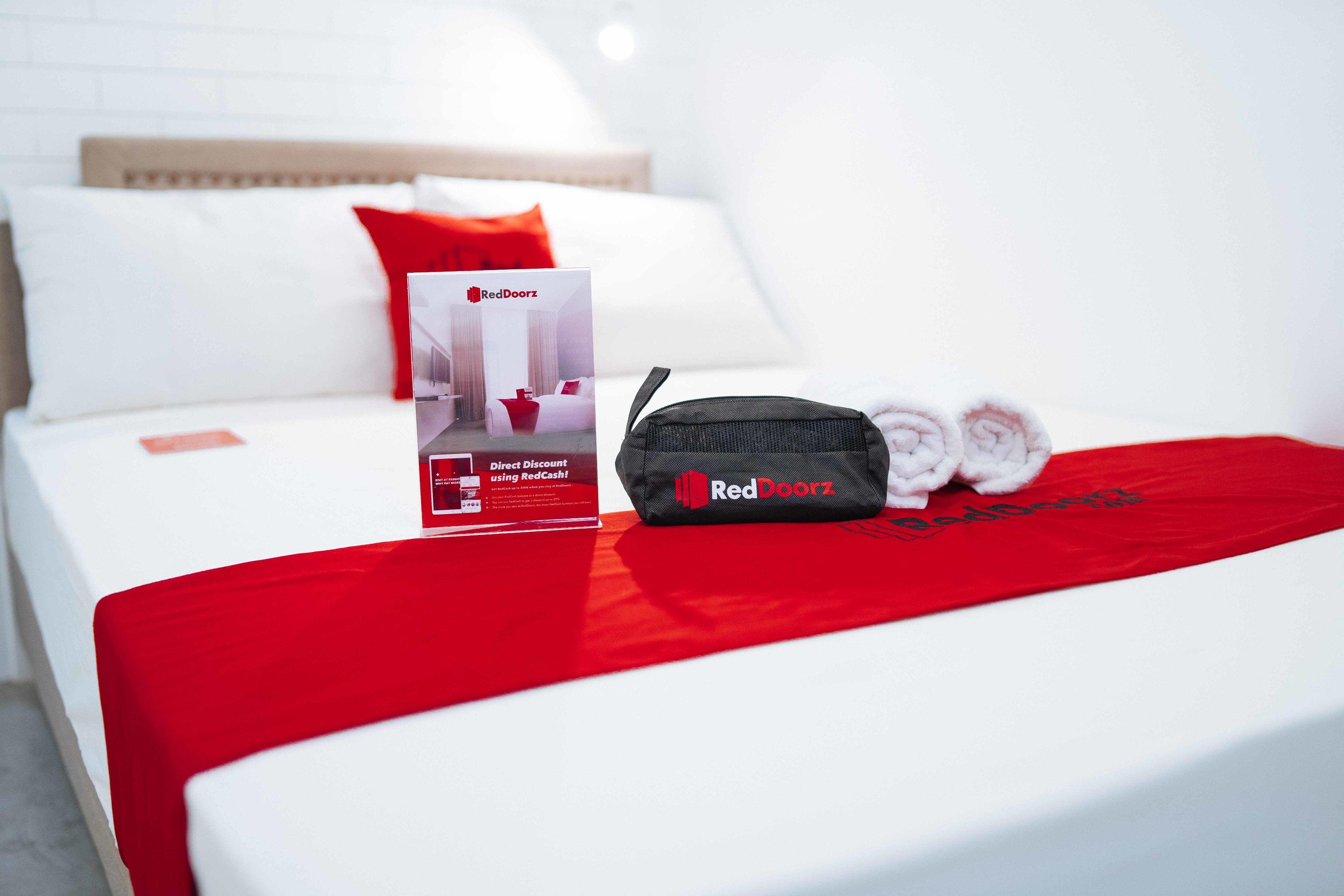 スタンダード ダブルルーム | 低刺激性寝具、WiFi (無料)、ベッドシーツ